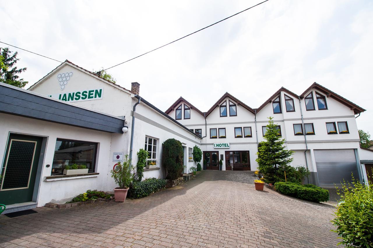 Hotel Janssen Боденхайм Экстерьер фото
