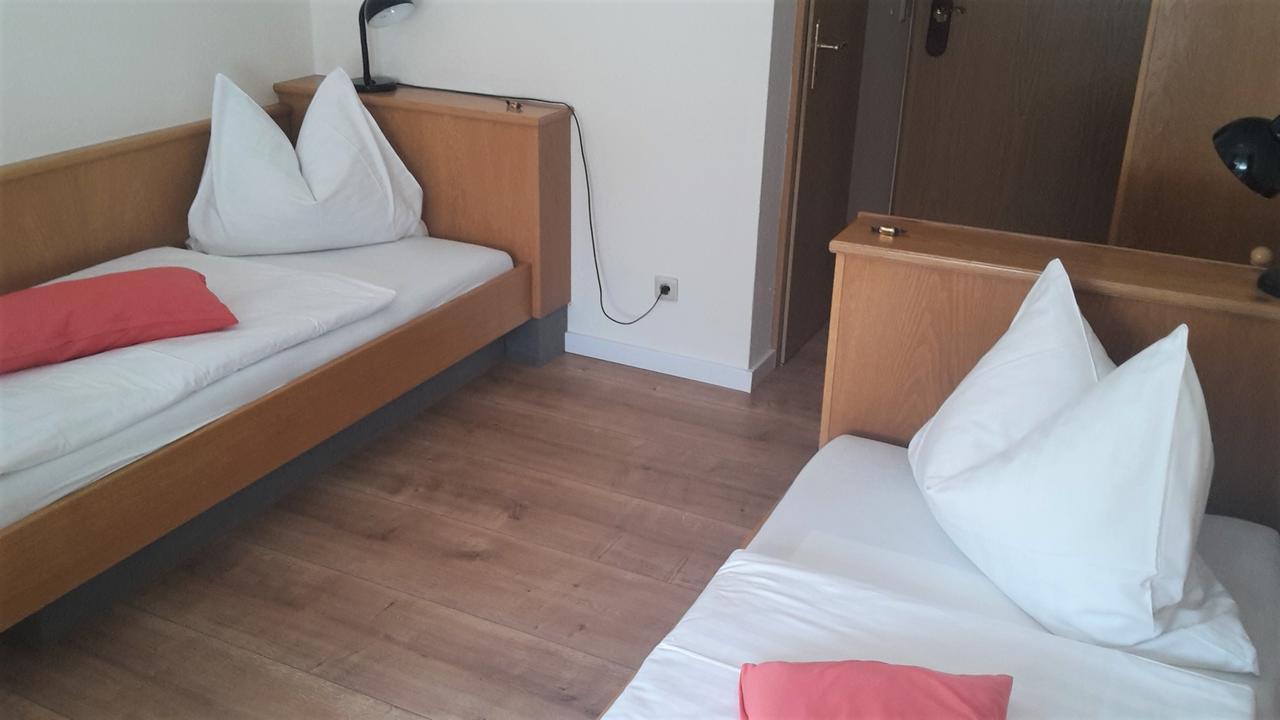 Hotel Janssen Боденхайм Экстерьер фото